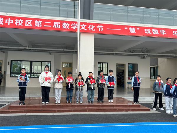 47AE350BA50D52317FE0D975B26C15E6.png 47AE350BA50D52317FE0D975B26C15E6.png