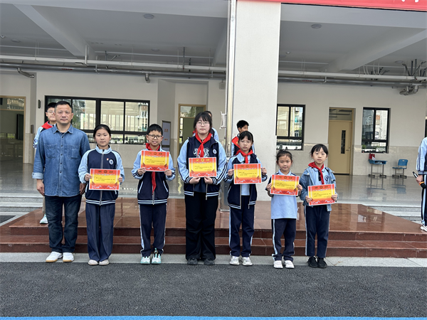 61FE79AC959177C5204562C1DF348C62.png 61FE79AC959177C5204562C1DF348C62.png